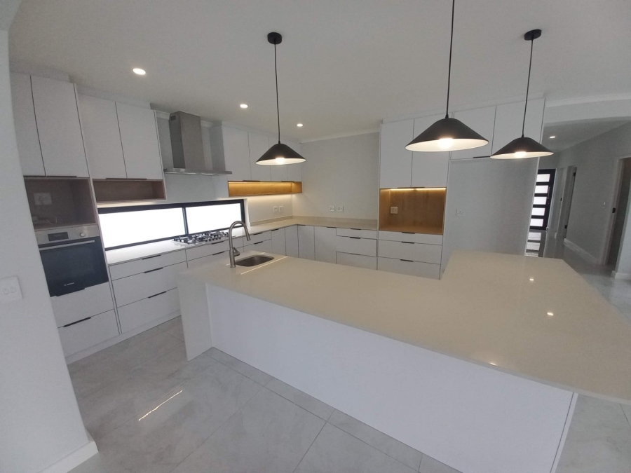 5 Bedroom Property for Sale in Sandown Western Cape